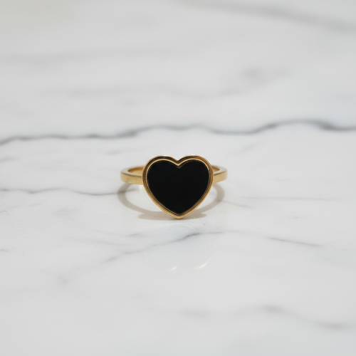 Anillo Corazón Negro Dorado - foto profesional